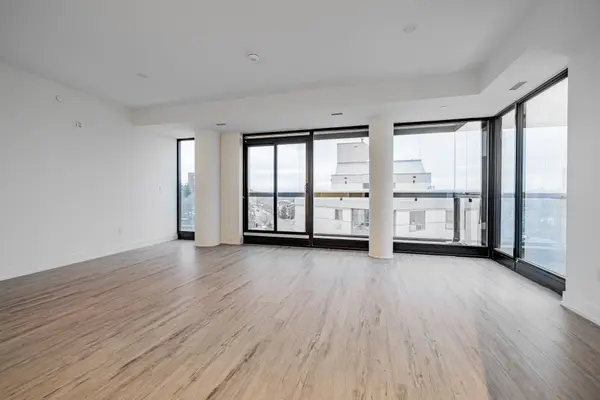 Barrie, ON L4M 1A6,185 Dunlop ST E #814