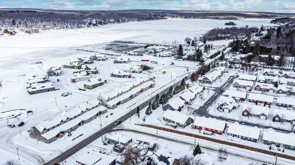 10 Grew CRES, Penetanguishene, ON L9M 0A4