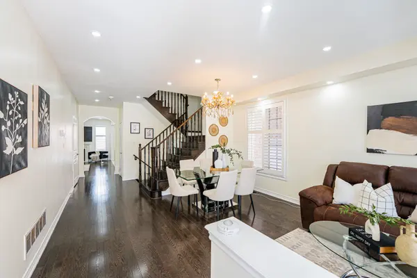 Brampton, ON L6Y 0Y5,38 Bonnie Braes DR