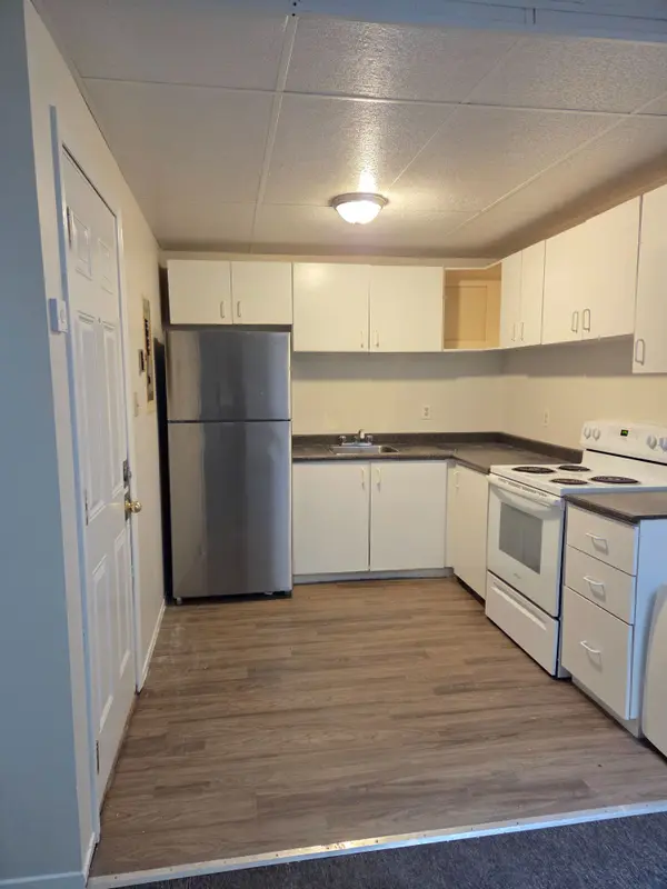 180 King ST E #3, Gananoque, ON K7G 1G2