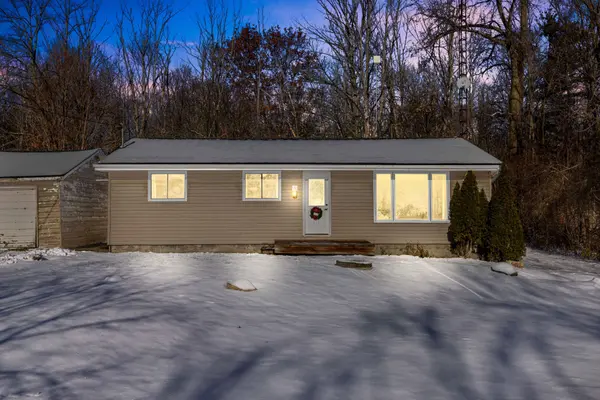 1100 Listowel Line,  Selwyn,  ON K0L 1T0