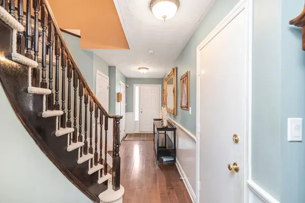 Hamilton, ON L8K 6P7,255 Mount Albion RD #22