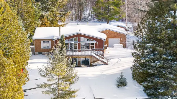 17 Stanley RD, Kawartha Lakes, ON K0M 2T0