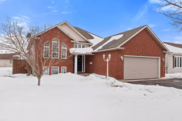 865 Canada DR, Fort Erie, ON L2A 6S5