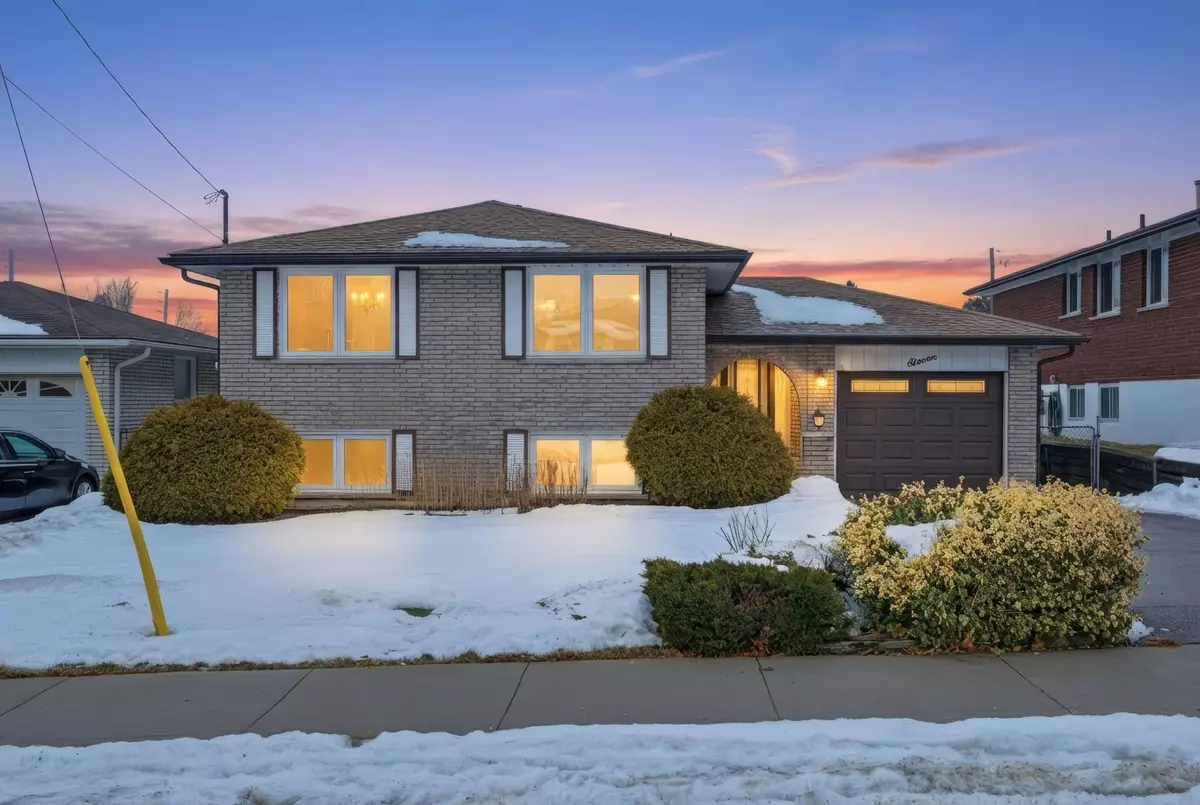 Hamilton, ON L8K 5Y3,11 Glenmurray CT