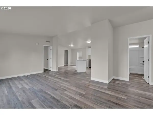 Creswell, OR 97426,700 N MILL ST #112