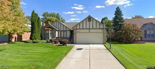 3295 Primrose DR, Rochester Hills, MI 48307