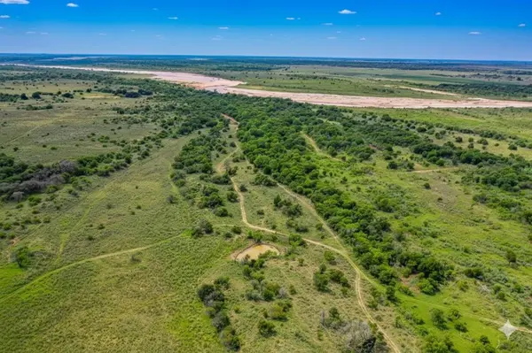 10157 N CR 129, Harrold, TX 76364
