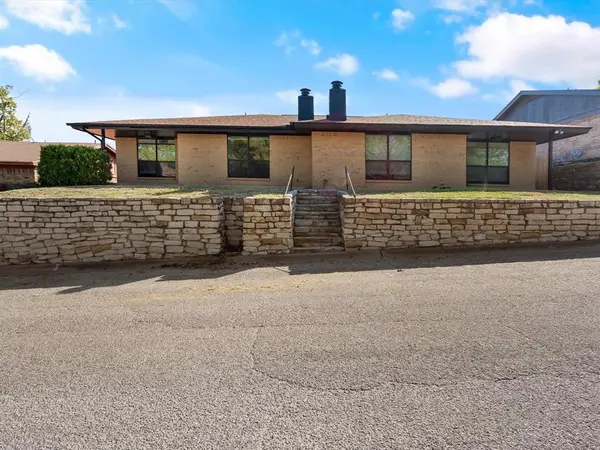 1117 S Rusk Street #1117, Weatherford, TX 76086