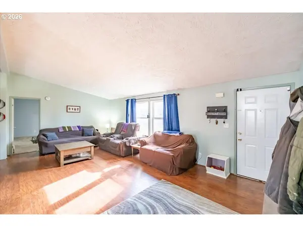 1202 49TH AVE, Sweet Home, OR 97386