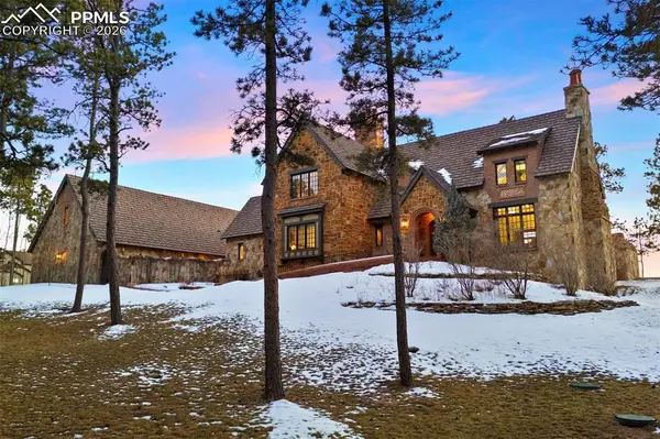 4340 Foxchase WAY, Colorado Springs, CO 80908