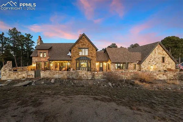 4340 Foxchase WAY, Colorado Springs, CO 80908