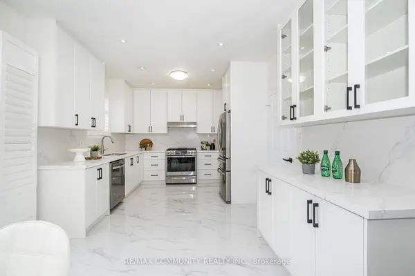 7 Cragg CRES, Ajax, ON L1T 0E4