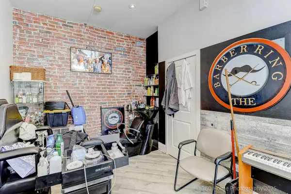 864 Broadview AVE, Toronto E03, ON M4K 2R1