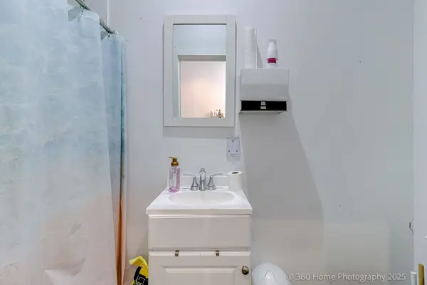 864 Broadview AVE, Toronto E03, ON M4K 2R1