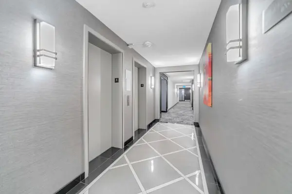 14924 Yonge ST #408, Aurora, ON L4G 6H7