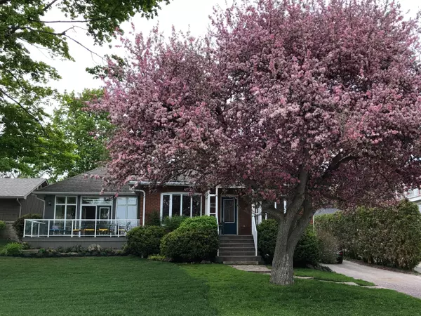 Barrie, ON L4M 1C2,162 Kempenfelt DR