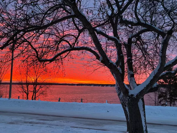 Barrie, ON L4M 1C2,162 Kempenfelt DR