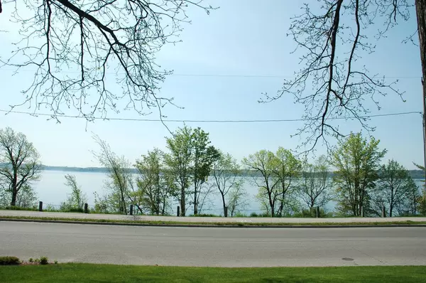 Barrie, ON L4M 1C2,162 Kempenfelt DR