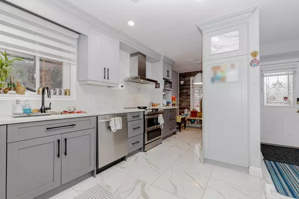 Brampton, ON L6V 3N3,32 Elderwood PL