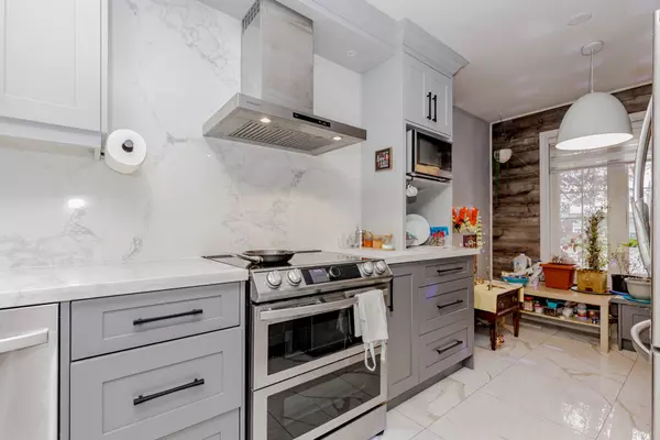 Brampton, ON L6V 3N3,32 Elderwood PL