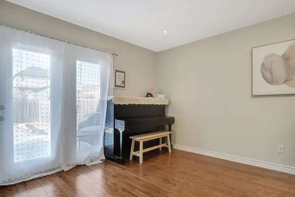 328 vincent DR, North Dumfries, ON N0B 1E0