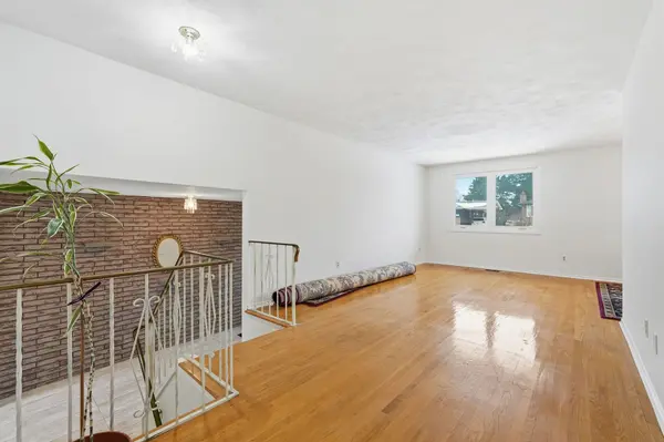 Hamilton, ON L8K 5Y3,11 Glenmurray CT