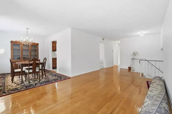 Hamilton, ON L8K 5Y3,11 Glenmurray CT