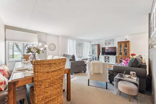 Guelph, ON N1G 4N7,8 Christopher CT #105