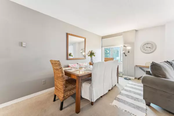 Guelph, ON N1G 4N7,8 Christopher CT #105