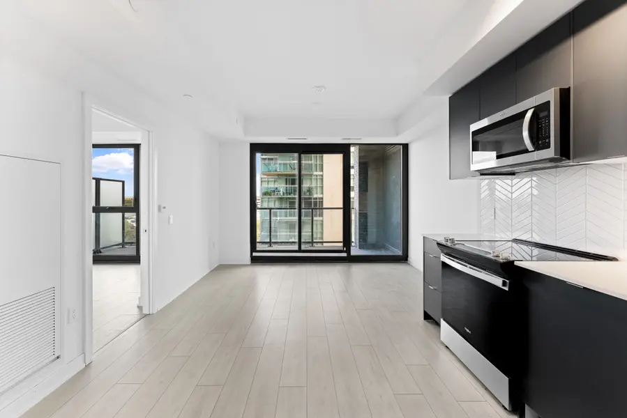 1606 Charles ST #601, Whitby, ON L1N 0P1