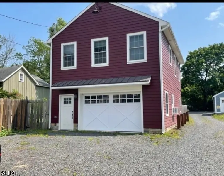3 Church St, Tewksbury Twp., NJ 08858