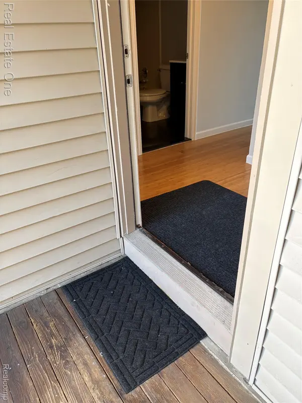 2830 Davison AVE, Auburn Hills, MI 48326