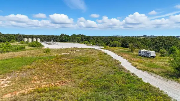 1000 W White Dove Street, Azle, TX 76020