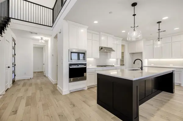 624 Damsel June Street, Lewisville, TX 75056