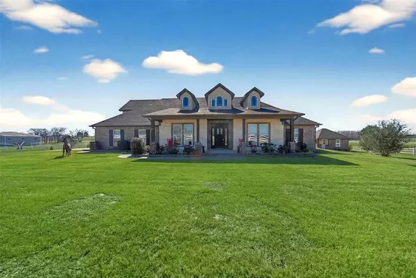 23151 Champion Drive, Lindale, TX 75771