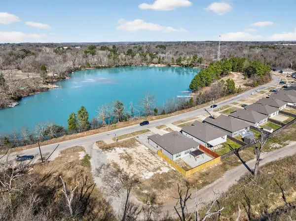 600 N Wofford Street, Athens, TX 75751