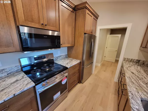 Salem, OR 97301,3325 FERNDELL ST