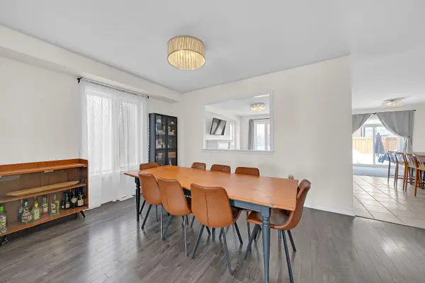 376 Miller Park AVE, Bradford West Gwillimbury, ON L3Z 3J2