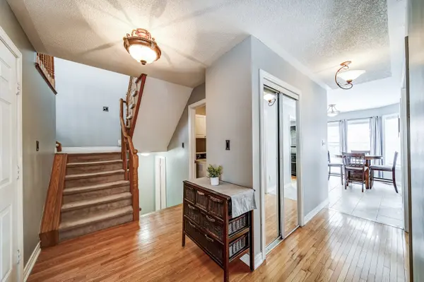 93 Amberview DR, Georgina, ON L4P 3Y4