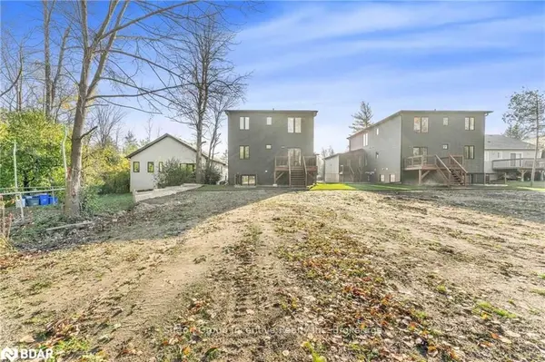 Wasaga Beach, ON L9Z 2Y1,52 Marilyn AVE S