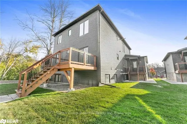 Wasaga Beach, ON L9Z 2Y1,52 Marilyn AVE S