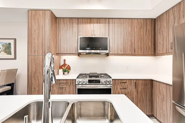 Collingwood, ON L9Y 1T3,5 Spooner CRES #217