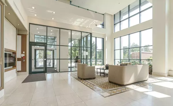 Brampton, ON L6N 2S8,100 John ST #1308