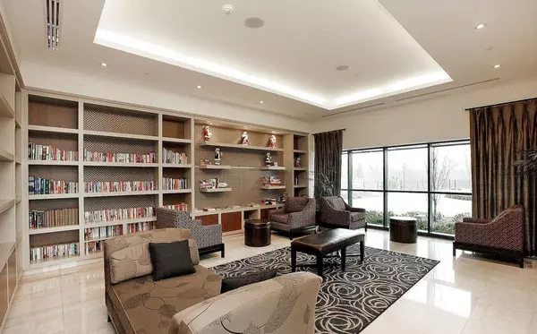 Brampton, ON L6N 2S8,100 John ST #1308