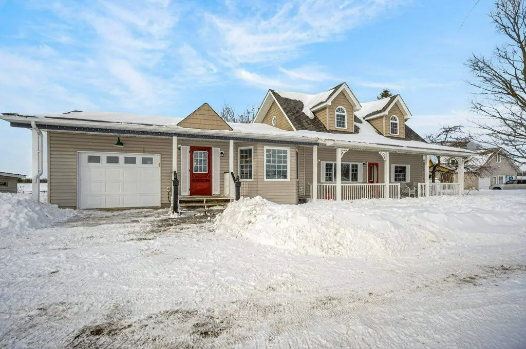 1074 First Line, Douro-dummer, ON K0L 3A0