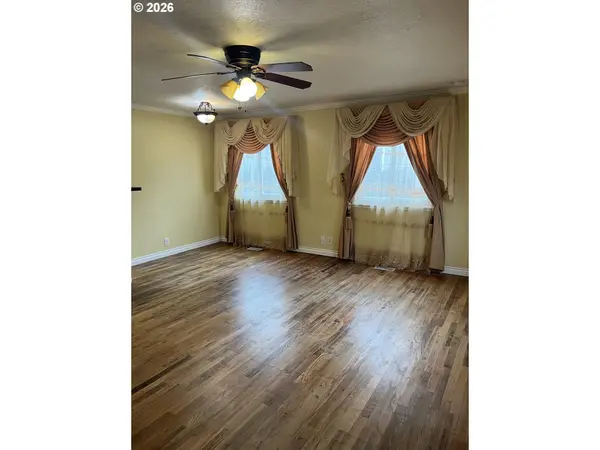 8426 NE WYGANT ST, Portland, OR 97220