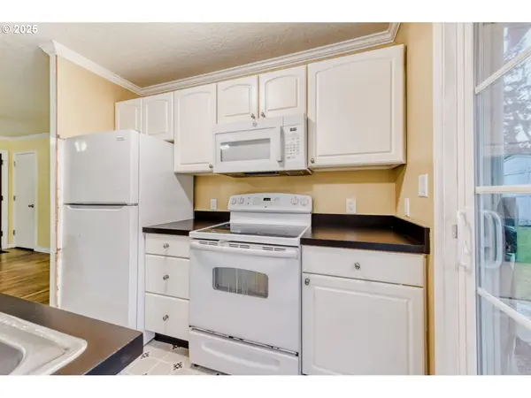 8426 NE WYGANT ST, Portland, OR 97220