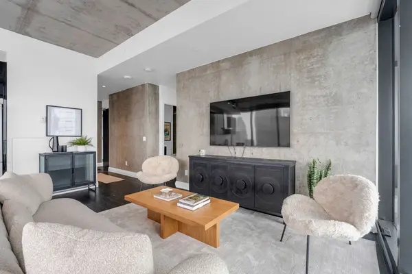 224 King ST W #4002, Toronto C01, ON M5V 1H8