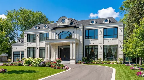 26 Valloncliffe RD, Markham, ON L3T 2W8